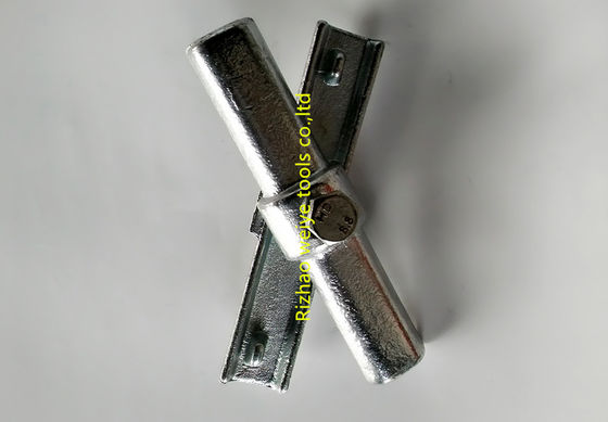 Trung Quốc Giàn giả rèn nối 1.1kg bolt 77mm, hạt Hex 23mm giả mạo-Riveted nhà cung cấp